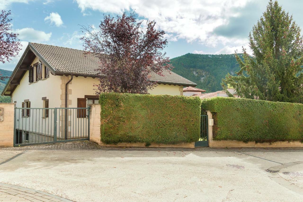Vivienda Rural Casa Javier Lacunza 奥伊斯 外观 照片